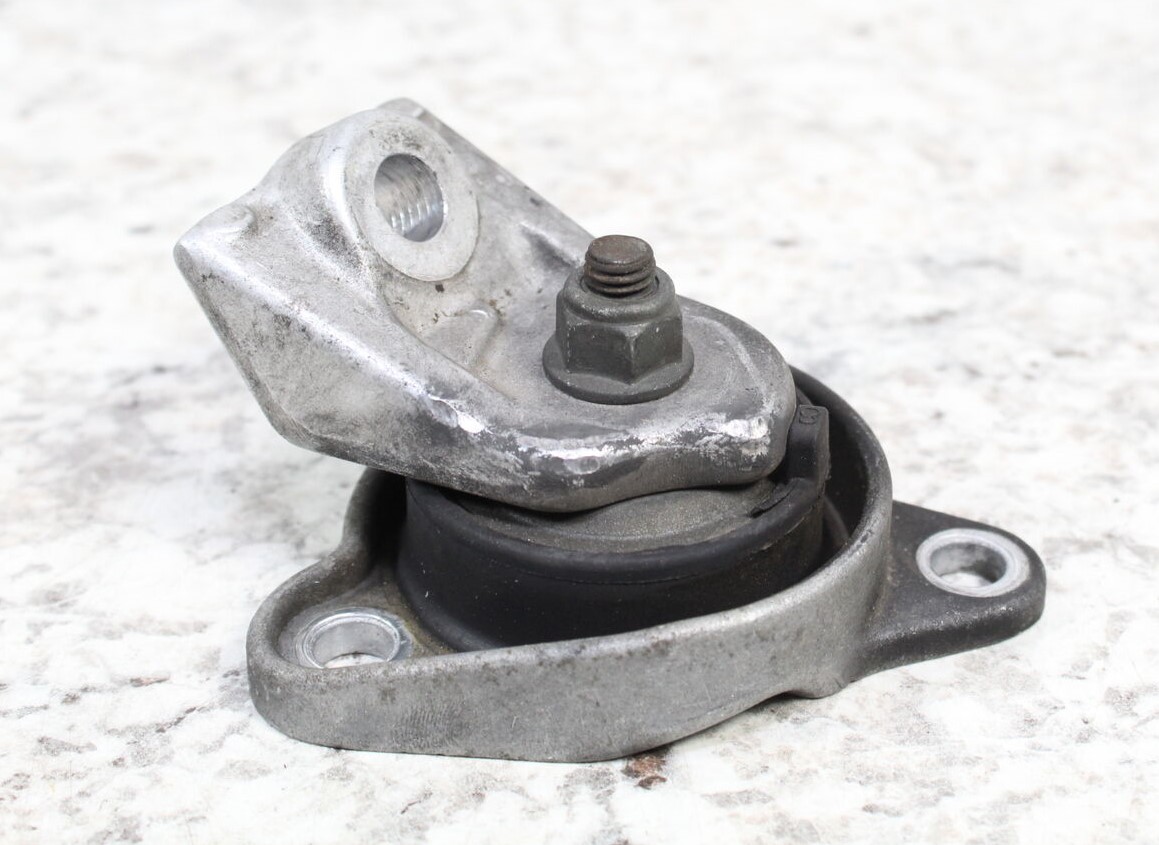  Крепеж / MOUNT-ENGINE REAR PTO 3023453 (SM-09580) в интернет Магазине Аллигатор Красноярск