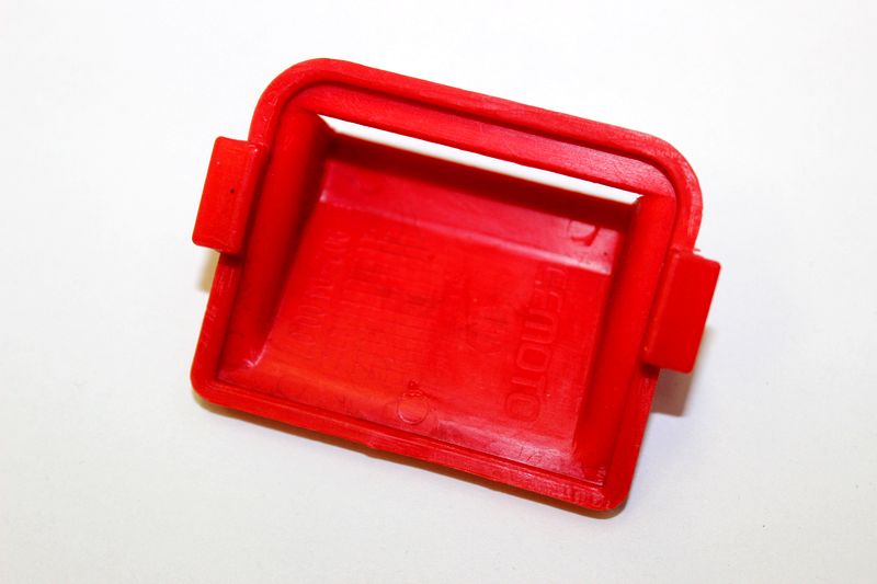 Заглушка, левый (красный) 9020-040007-0P30 в интернет Магазине Аллигатор Красноярск