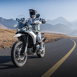 Новые модели CFMOTO 1000МТ-Х Sport и Touring (ABS)