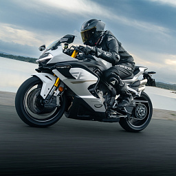 Новая модель CFMOTO 750SR-S. Премиальный спорт-байк.